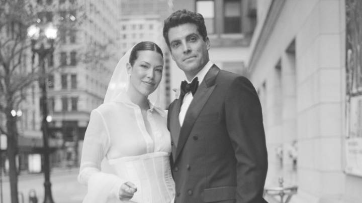 This Fashion Editor Bride Carried a Sugar Flower Bouquet for Her Chicago City Wedding