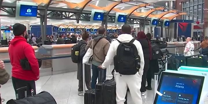 What are air travelers rights’ during the government shutdown?