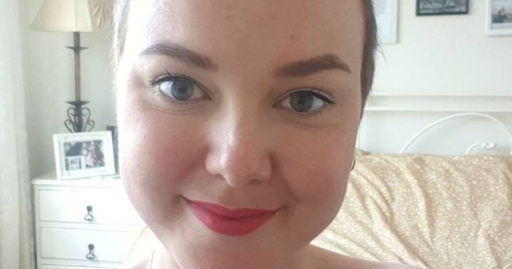 Woman, 30, put double vision down to flight before 'terrifying' diagnosis