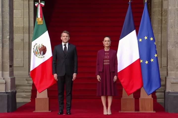 Sheinbaum recibe a Emmanuel Macron en Palacio Nacional