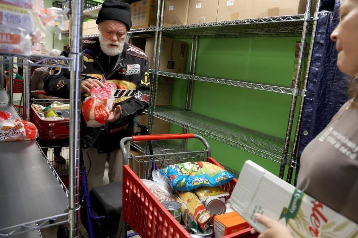 Opinion: I help run a food pantry. We can’t do the government’s job.