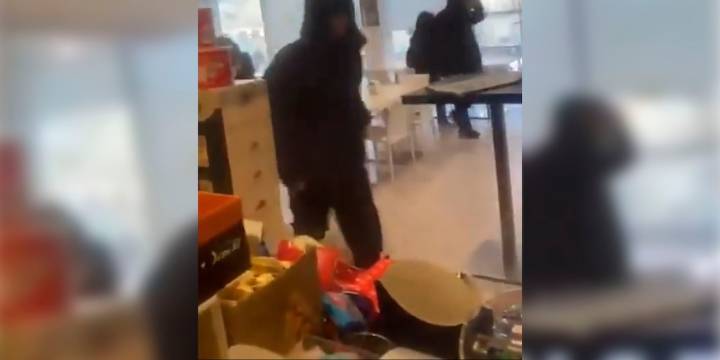 Giorgia Meloni condenó el ataque de manifestantes propalestinos contra la redacción del diario italiano ‘La Stampa’