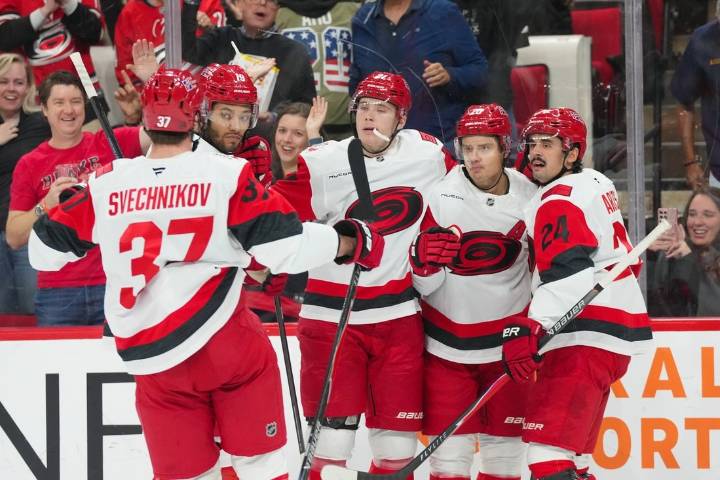 Deadspin | Hurricanes double up Sabres for third straight win