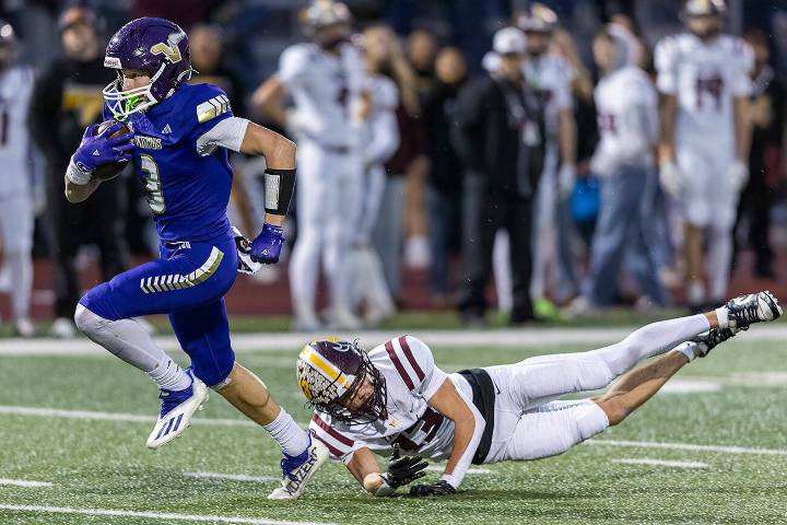 Lake Stevens advances to state football semis