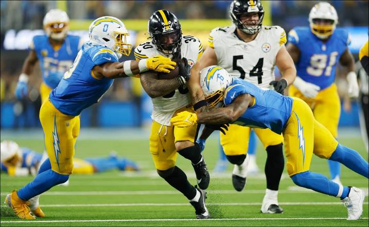 NFL: Los Angeles Chargers vs Pittsburgh Steelers