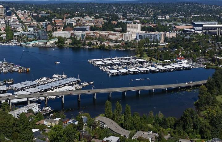 Sewage spill closes Portage Bay to water activities
