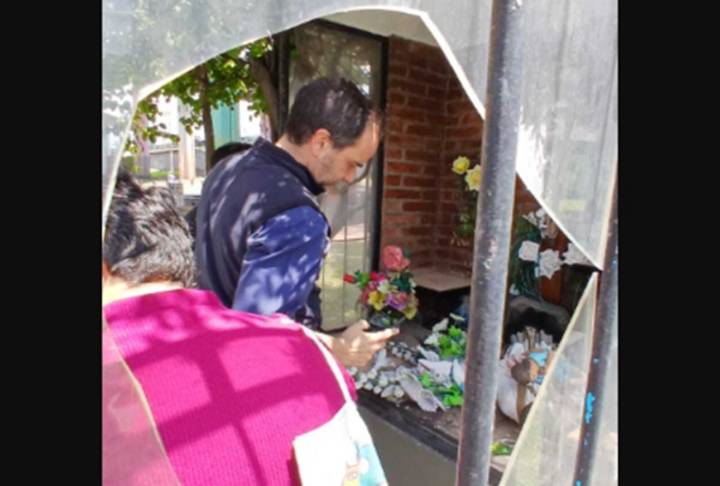 Destrozaron la imagen de la Virgen de Luján en Liniers