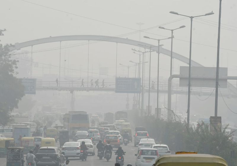 Delhi air quality remains ‘very poor’, AQI stands at 381
