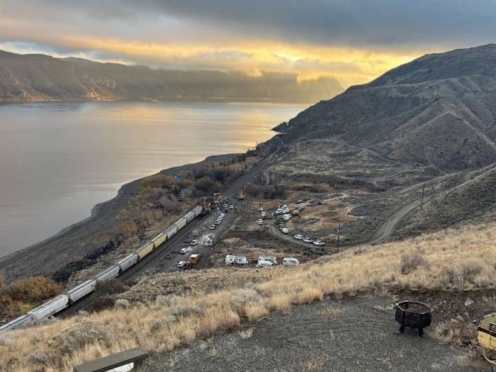 Freight train carrying fuel derails west of Kamloops