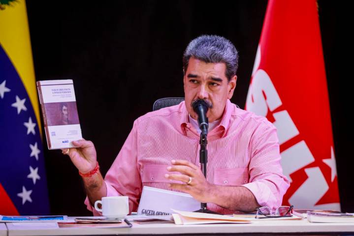 Maduro: haremos una huelga general si EE UU nos ataca