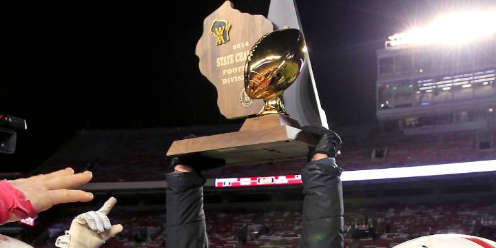 Local high school football teams get community sendoffs to Madison