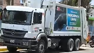 Compactadora municipal provoca múltiple choque en Paucarpata con conductor que bebió licor