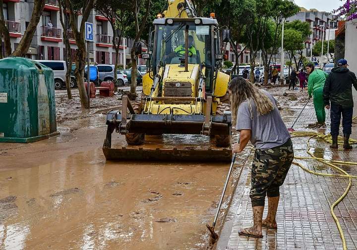 Canarias se prepara para la borrasca Claudia: este es el protocolo para la suspensión de clases en los colegios