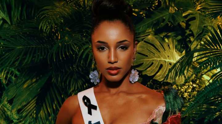 Miss Jamaica permanece en UCI tras su aparatosa caída en Miss Universo 2025