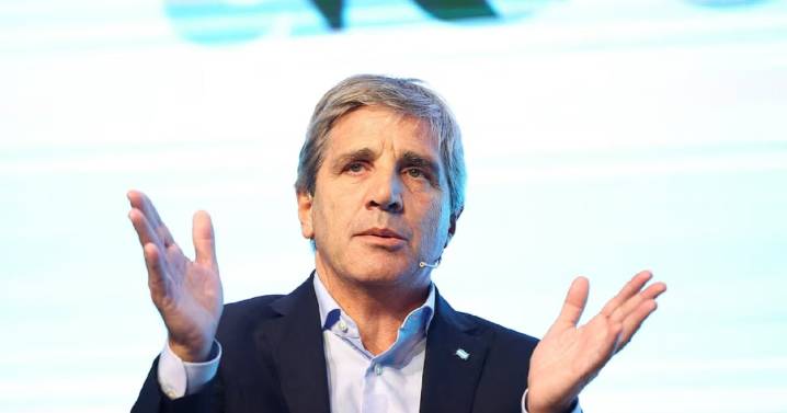 En Estados Unidos aseguran que el gobierno negocia un préstamo por USD 5 000: qué podría cubrir Caputo con la asistencia