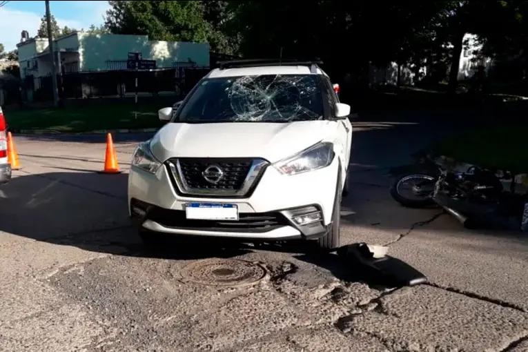 Un accidente en Crespo entre un auto y una moto dejó como saldo dos personas hospitalizadas
