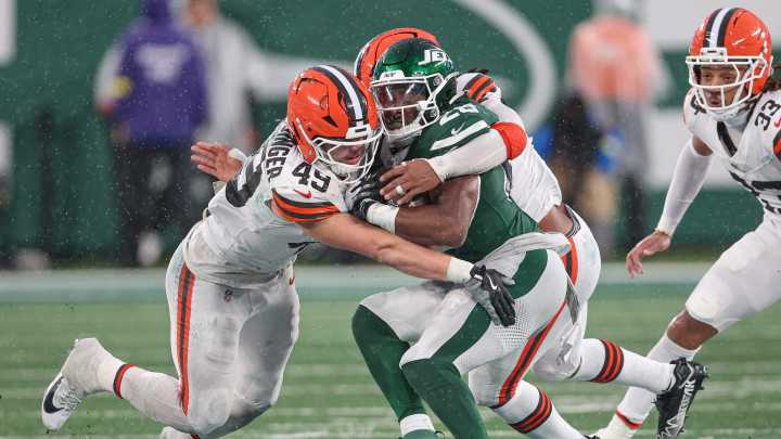 Browns LB Carson Schwesinger has Wolverine blood, says Kevin Stefanski