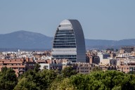 El BBVA y Criteria Caixa se embolsarán 127 millones menos al año por el recorte del dividendo de Telefónica