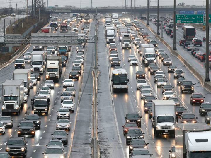 Contract awarded to study feasibility of 401 tunnel: Report