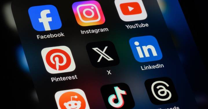 Reports of outages surge at X and other apps as Cloudflare says it's having widespread problems