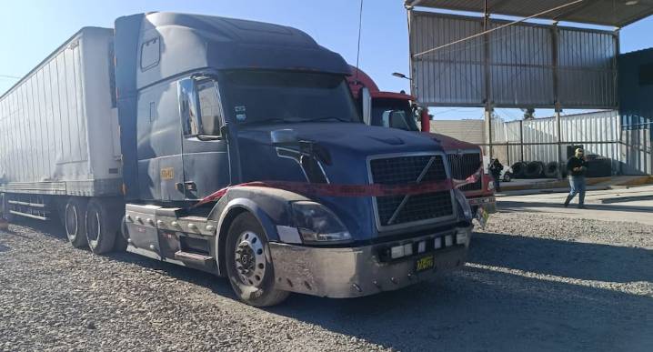 Arequipa: Varón es sorpendido robando autopartes de camiones en una cochera