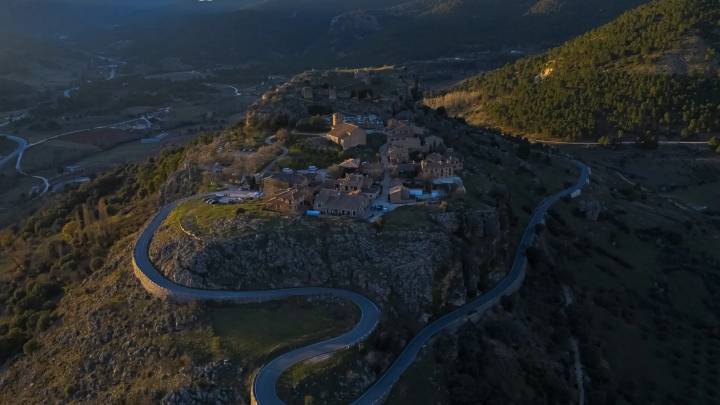 El pueblo de Albacete que está cerca del nacimiento de un río con miradores