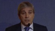 Luis Caputo defendió el esquema cambiario de bandas y descartó liberar el dólar