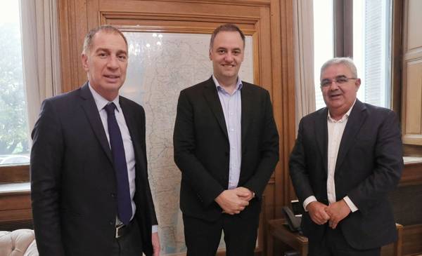 Santilli ya se mueve como ministro de Interior: recibió a Torres y Jalil