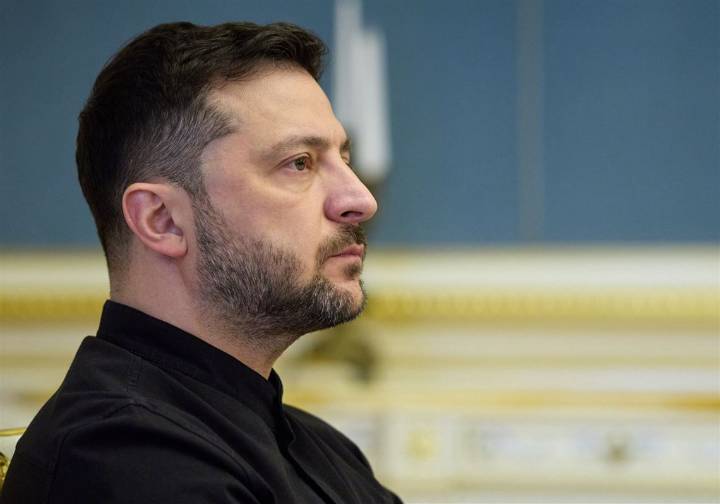 Things to know about the growing pressures facing Zelenskyy during a crucial week of diplomacy