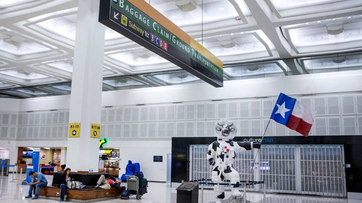 FAA reduce tráfico aéreo en cuatro aeropuertos de Texas durante cierre de gobierno