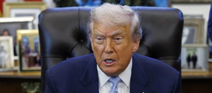 Trump, "totalmente a favor" de firmar ley para difundir los archivos de Epstein