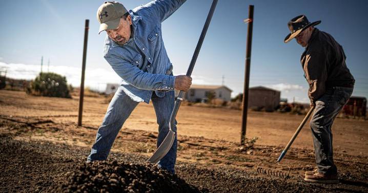 Agua Fría couple seeks a lot split to make space for kids; county pushes back