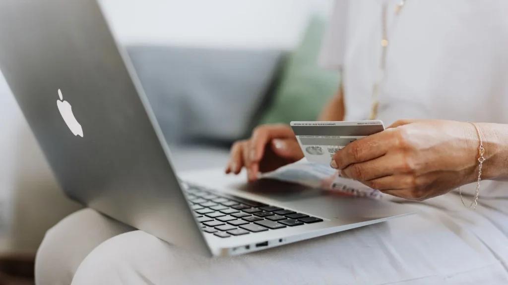 Diputados avalan prohibir emisión de tarjetas de crédito y débito sin consentimiento