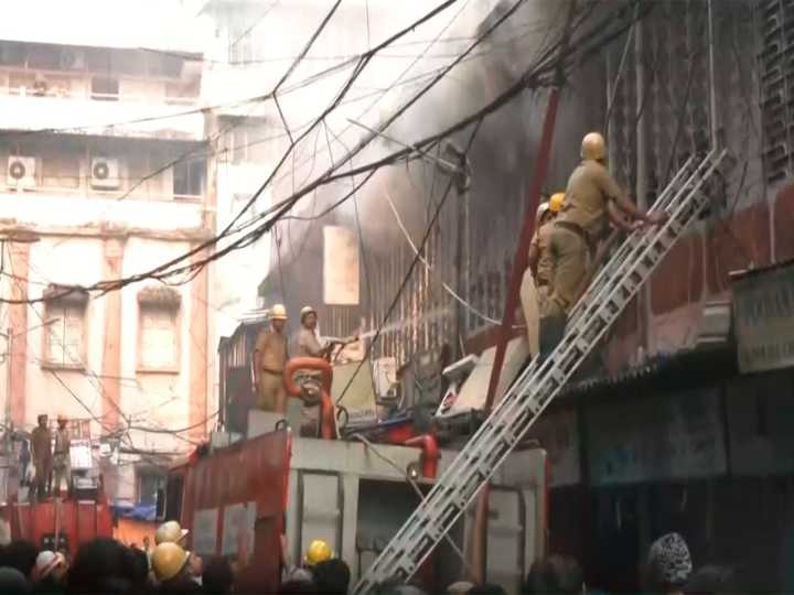 West Bengal: Fire breaks out at electronics warehouse in Kolkata