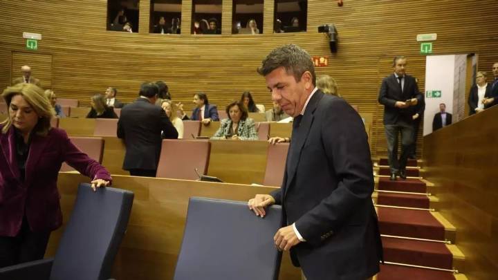 “Ayudaré a Llorca en la medida de mis posibilidades”: Mazón se despide de su cargo y no aclara si dejará el acta de diputado