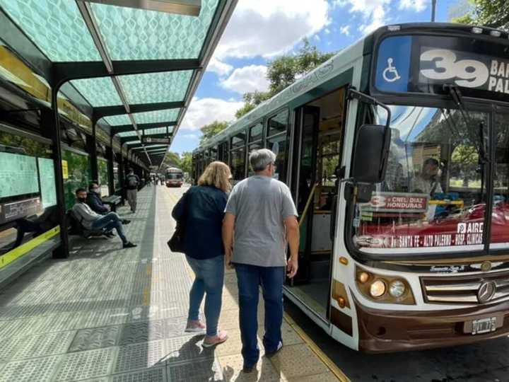 Colectivos, trenes y subte en el AMBA: cuánto sale el boleto desde noviembre 2025