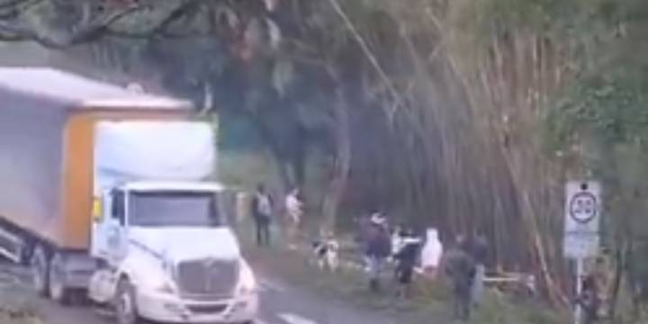 Explosión de carro bomba en la Vía Panamericana habría dejado un muerto