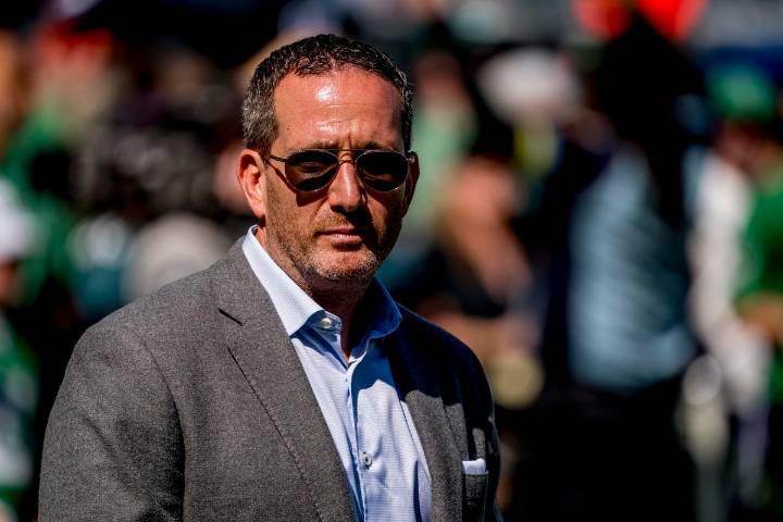 Chiefs Make Last-Minute Hijack of Howie Roseman’s Target That Eagles GM Personally Pursued for Days Despite being the reigning Super Bowl champions, GM Howie Roseman was after a top player, but Kansas