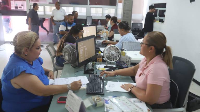 Mazatlecos responden al Buen Fin con más de 9 mil trámites en Recaudación de Rentas