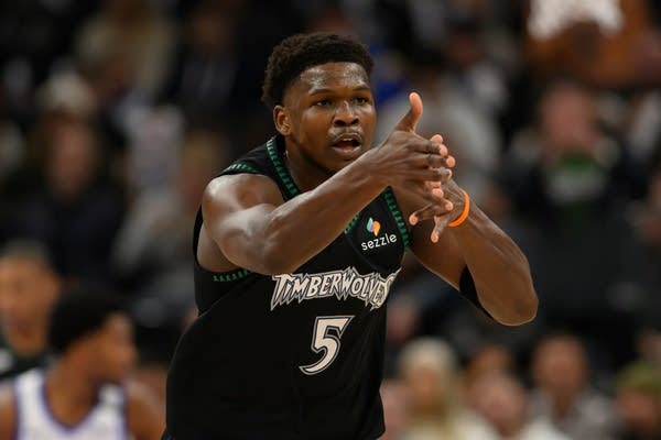 Timberwolves beat the Jazz 120