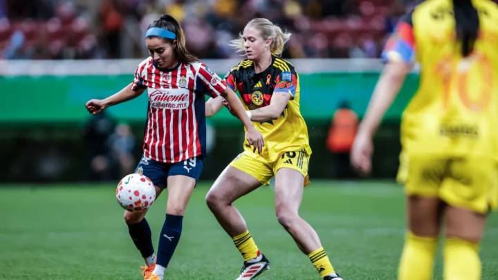 Chivas cae ante América en el Clásico Nacional femenil en semifinales de ida