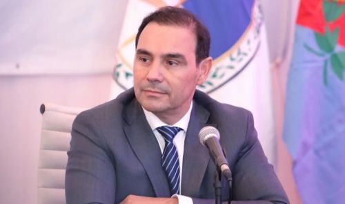 Posteo del gobernador Valdés por el nombramiento de Santilli