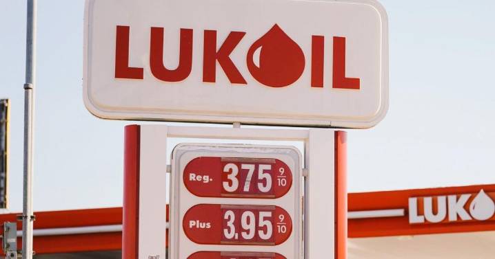Bulgaria toma el control de la petrolera rusa Lukoil para asegurar el abastecimiento tras las sanciones de EE.UU.