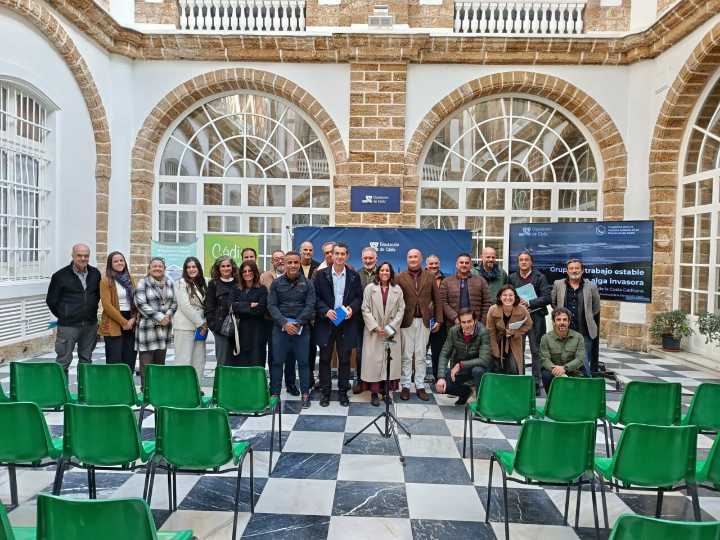 El Ayuntamiento de Barbate participa en la reunión sobre el alga invasora organizada por Diputación