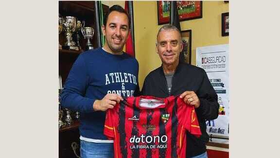 Alberto Orellana, nuevo entrenador de la UD Roteña, asegura que "vamos a ser un equipo valiente"