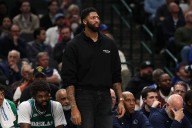 Mavericks' Anthony Davis to be re-assessed in 7-10 days as left calf strain recovery continues
