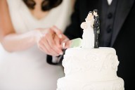 Baker Refuses to Make Sister’s Wedding Cake for Free, Sparking Family Drama