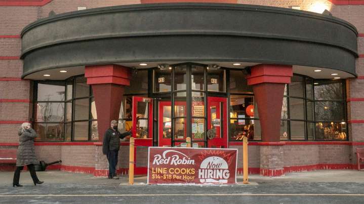 Red Robin burger chain to close restaurants across US after improving EBITDA