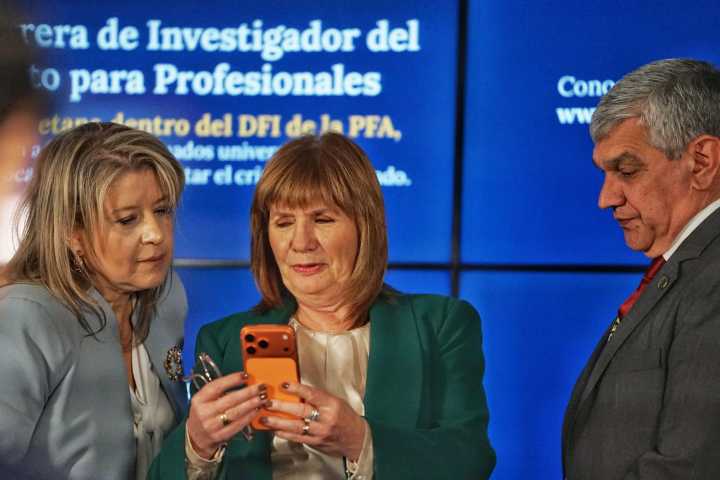 Bullrich busca ampliar la Policía Federal: graduados universitarios podrán convertirse en oficiales