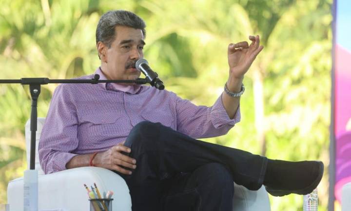 Maduro pide al pueblo de EE.UU. que pare “la mano enloquecida de quien ordena bombardear”